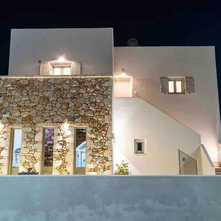 In The Heart Of Fira & Free Pool - Nychteri Suite Екстериор снимка