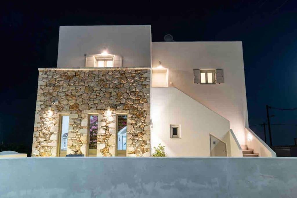 In The Heart Of Fira & Free Pool - Nychteri Suite Екстериор снимка