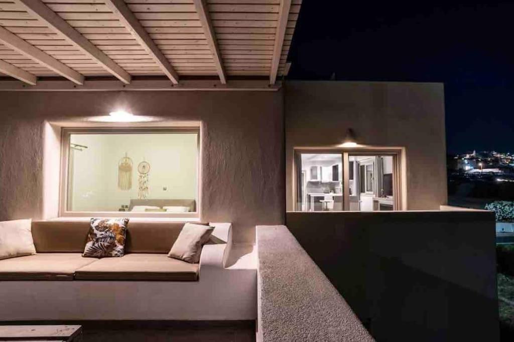 In The Heart Of Fira & Free Pool - Nychteri Suite Екстериор снимка