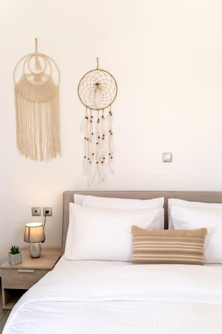 In The Heart Of Fira & Free Pool - Nychteri Suite Екстериор снимка