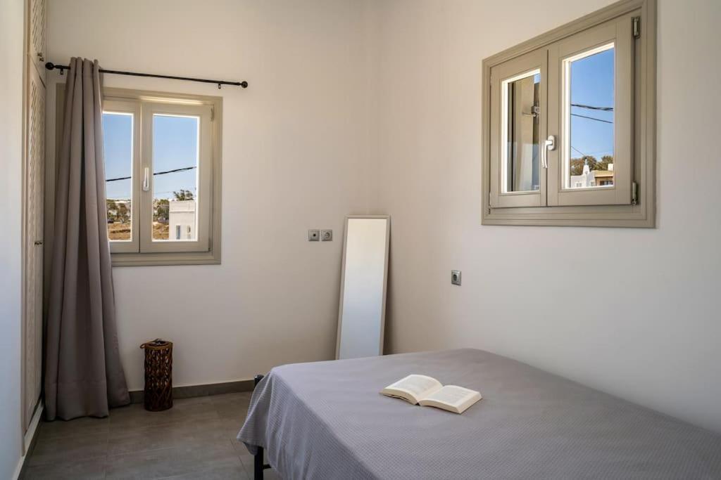 In The Heart Of Fira & Free Pool - Nychteri Suite Екстериор снимка