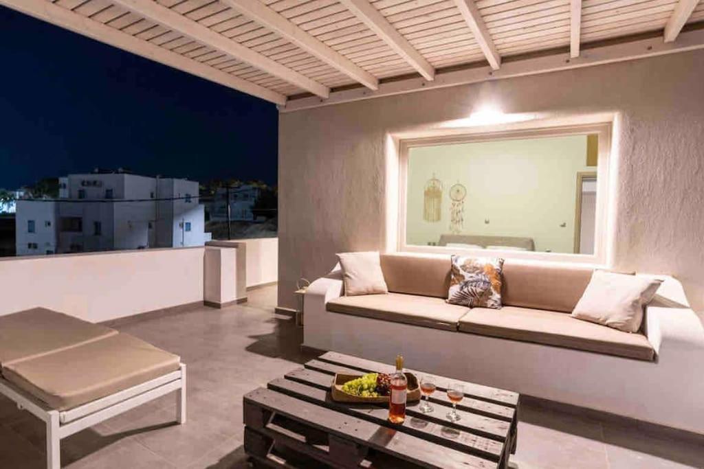 In The Heart Of Fira & Free Pool - Nychteri Suite Екстериор снимка